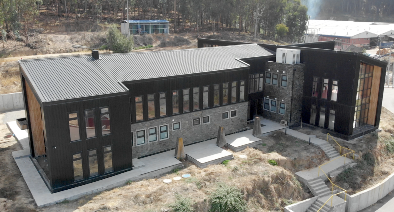 Edificio con estructura de madera laminada de Forestal León (3)